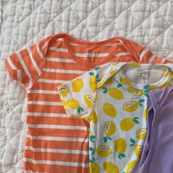 S/4 Snap onesies. 🍋 - Picture 5 of 5